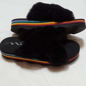 Black faux fur criss cross sandals